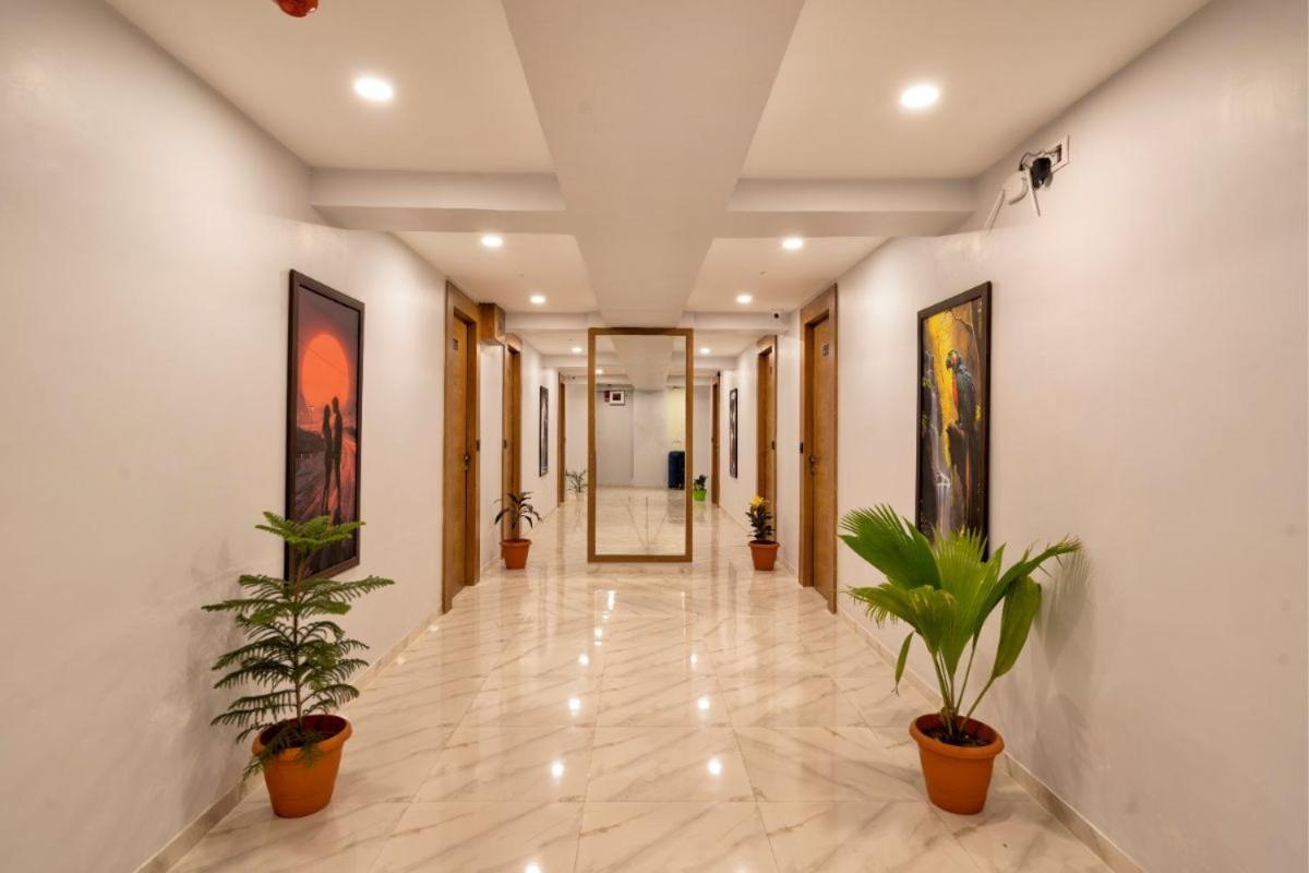 אחמדאבאד Hotel Royal 24 מראה חיצוני תמונה
