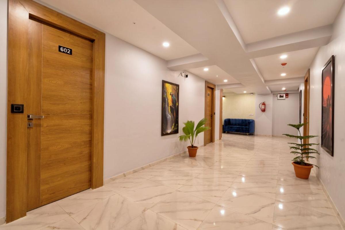 אחמדאבאד Hotel Royal 24 מראה חיצוני תמונה