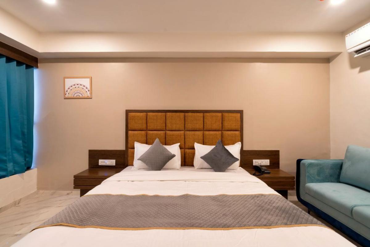 אחמדאבאד Hotel Royal 24 מראה חיצוני תמונה
