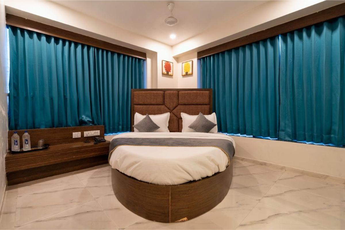 אחמדאבאד Hotel Royal 24 מראה חיצוני תמונה
