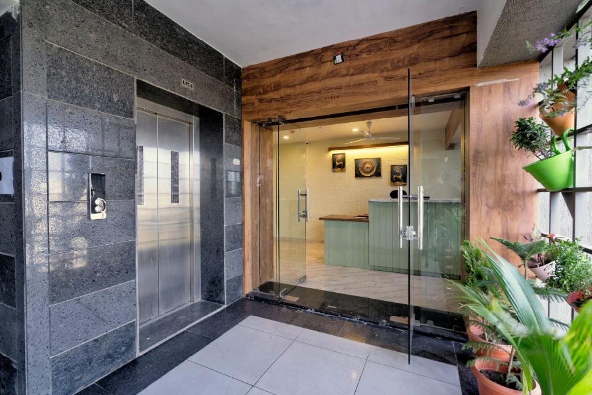 אחמדאבאד Hotel Royal 24 מראה חיצוני תמונה