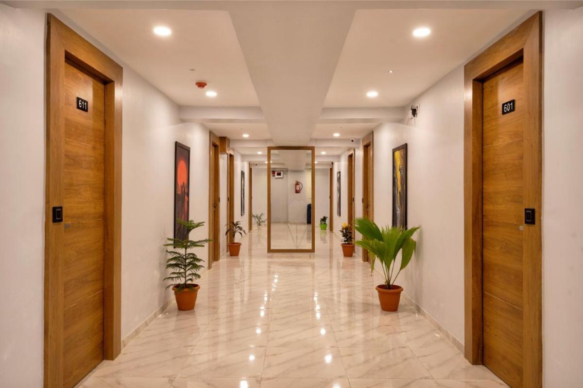 אחמדאבאד Hotel Royal 24 מראה חיצוני תמונה